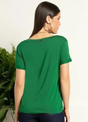 Quintess - Blusa Verde Bandeira com Decote V e Bolso - QUINTESS