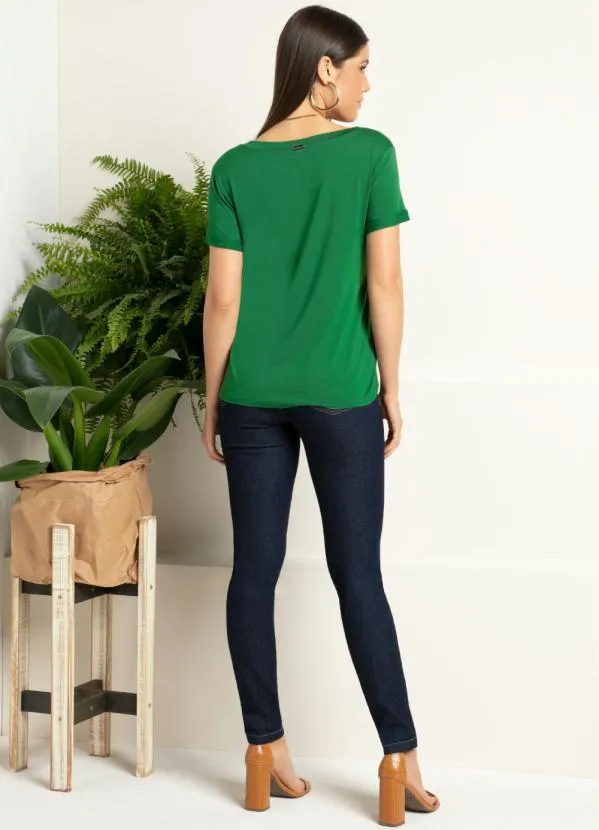 Quintess - Blusa Verde Bandeira com Decote V e Bolso 4