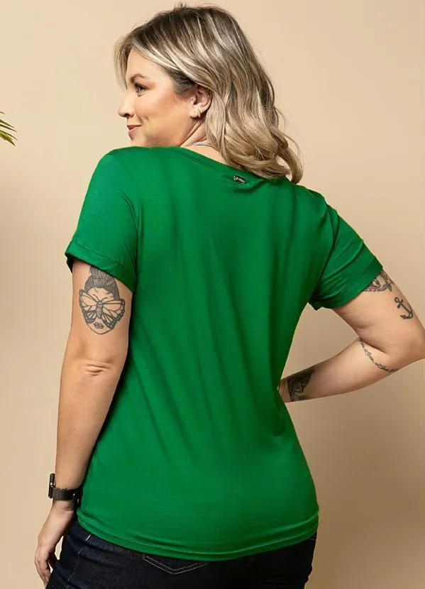 Quintess - Blusa Verde Bandeira com Decote V e Bolso 6