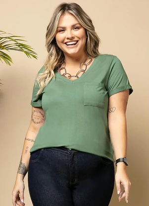 Quintess - Blusa Verde com Decote V e Bolso Frontal - QUINTESS