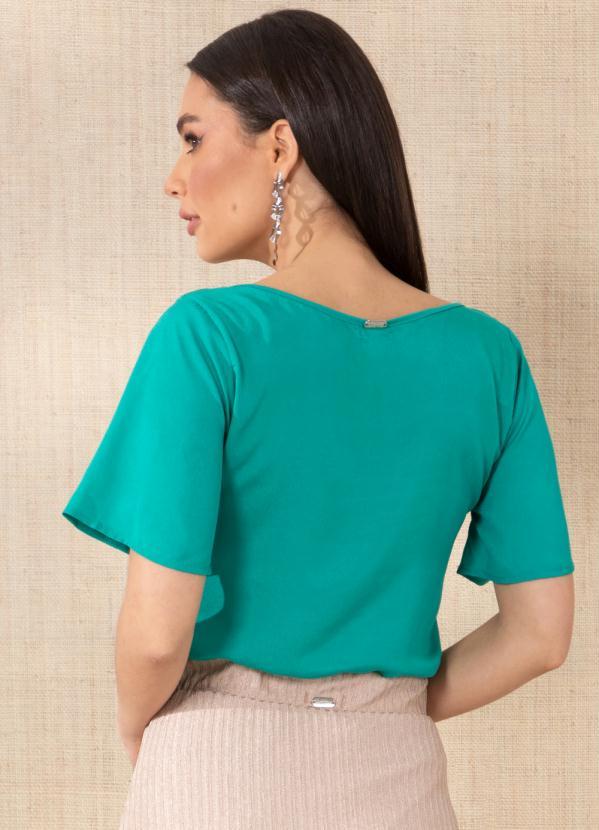Queima Estoque - Blusa Verde com Detalhe no Decote 2