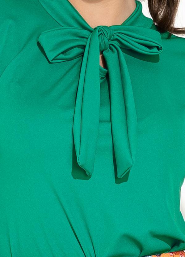 Rosalie - Blusa Verde com Gola Laço 3
