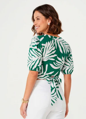 Malwee - Blusa Verde Cropped Folhagens com Amarração - MALWEE