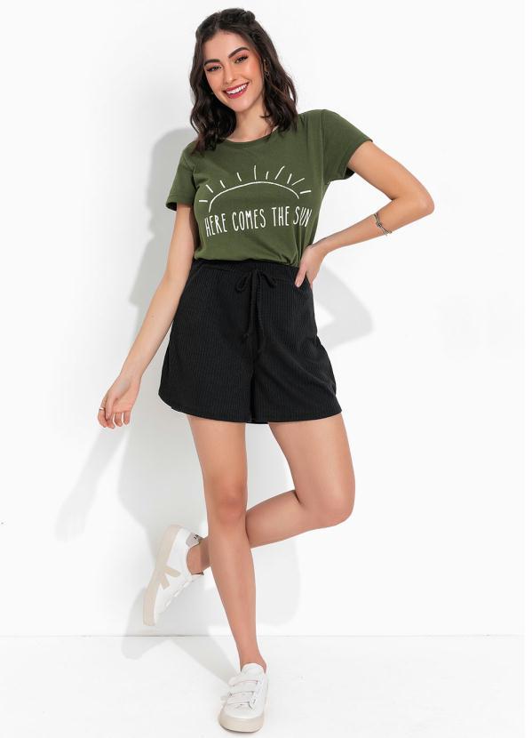 Queima Estoque - Blusa Verde Militar com Estampa Localizada 4
