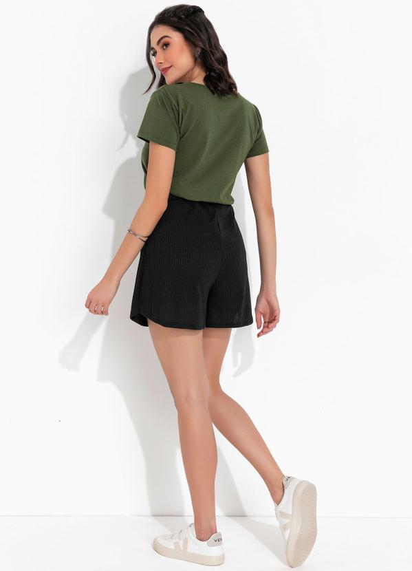 Queima Estoque - Blusa Verde Militar com Estampa Localizada 5
