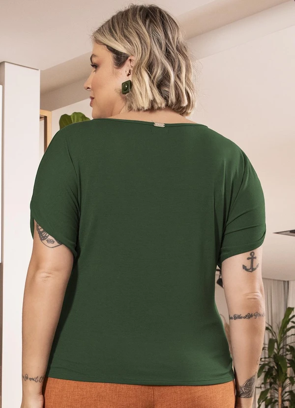 Quintess - Blusa Verde Militar em Malha de Viscose 12