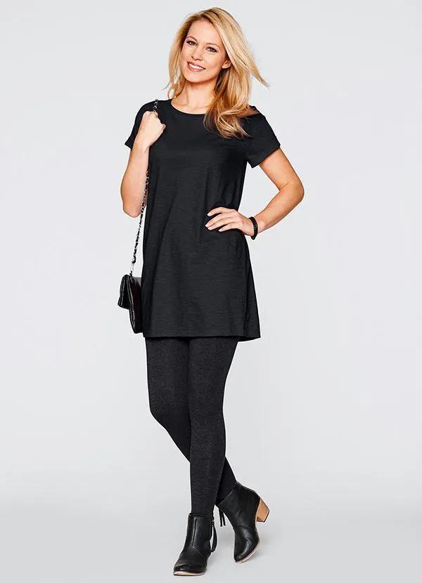 bonprix - Camiseta Alongada Oversized Preta 2