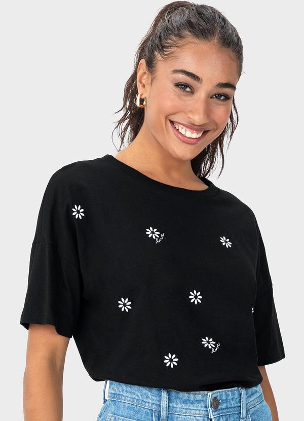 Malwee - Camiseta Ampla Margaridas Preto