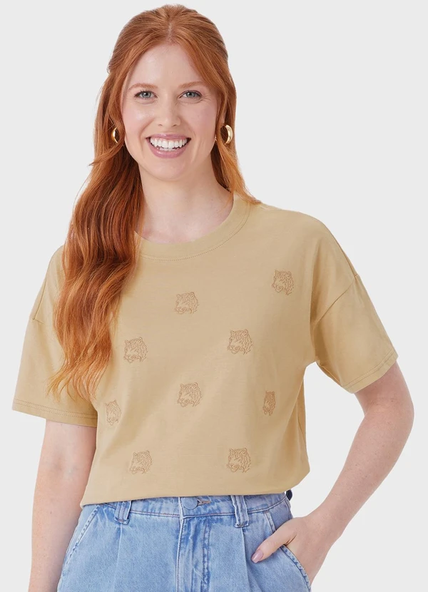 Malwee - Camiseta Ampla Onça Pitada Bordado Cáqui