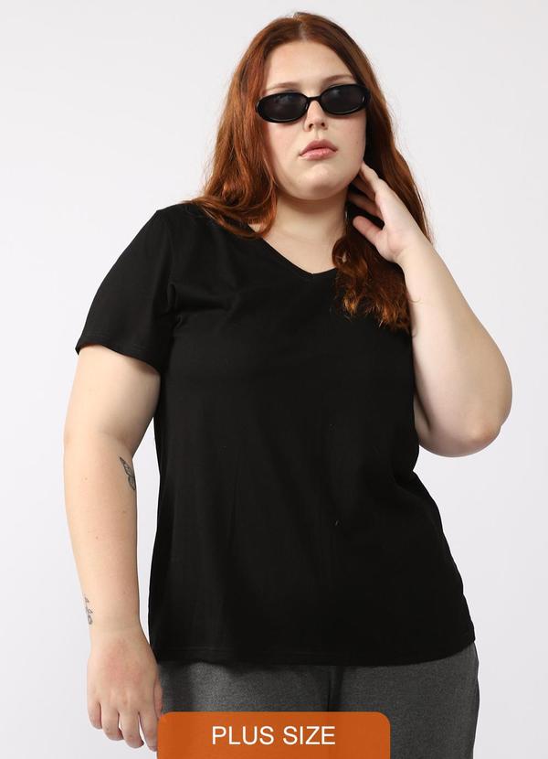 Basicamente - Camiseta Babylook Gola V Plus Preto