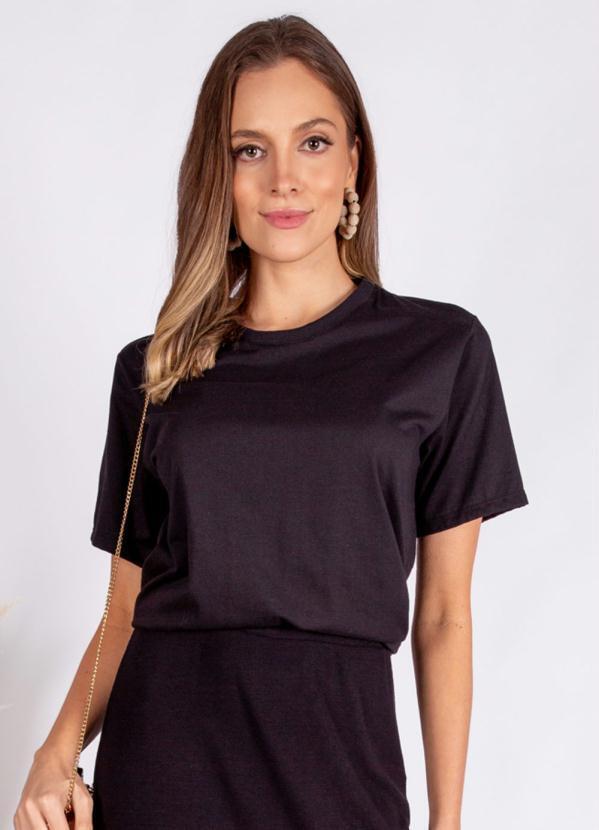 Preview - Camiseta Básica Meia Malha Preto