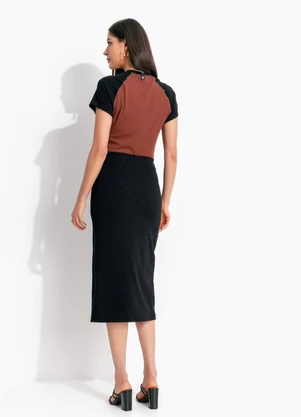 Colcci - Camiseta Canelada Marrom - COLCCI