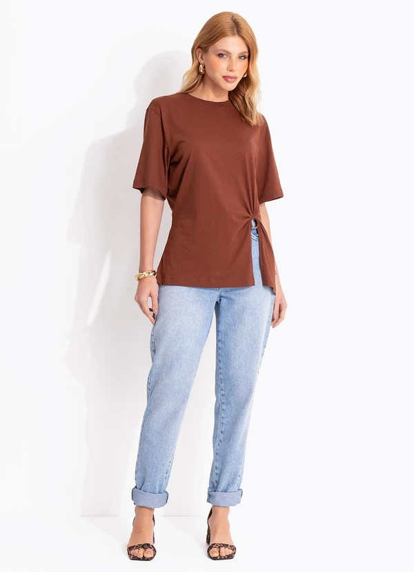 Colcci - Camiseta Detalhe Metal Marrom