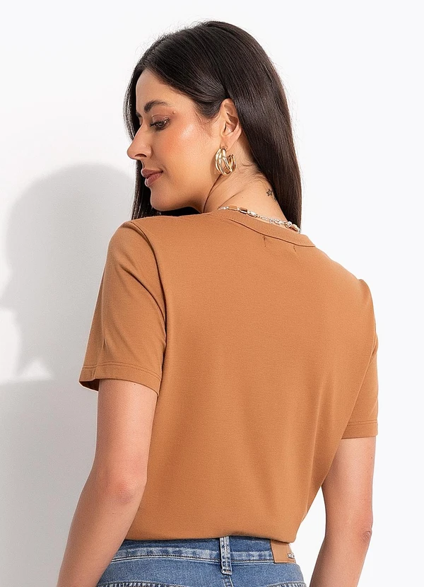 Colcci - Camiseta em Malha Marrom 2