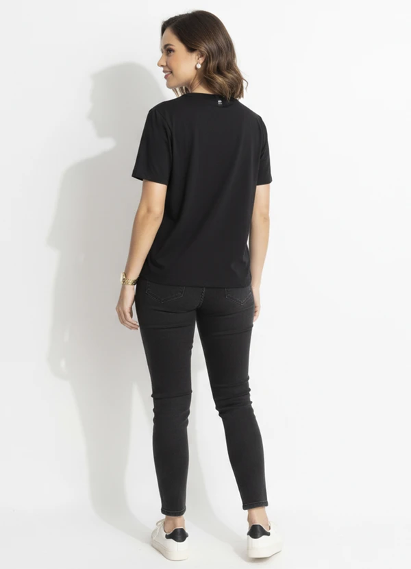 Colcci - Camiseta em Malha Preto 4