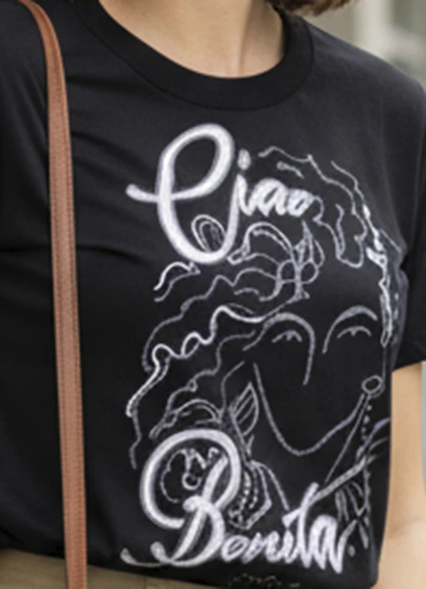 Colcci - Camiseta em Malha Preto 6