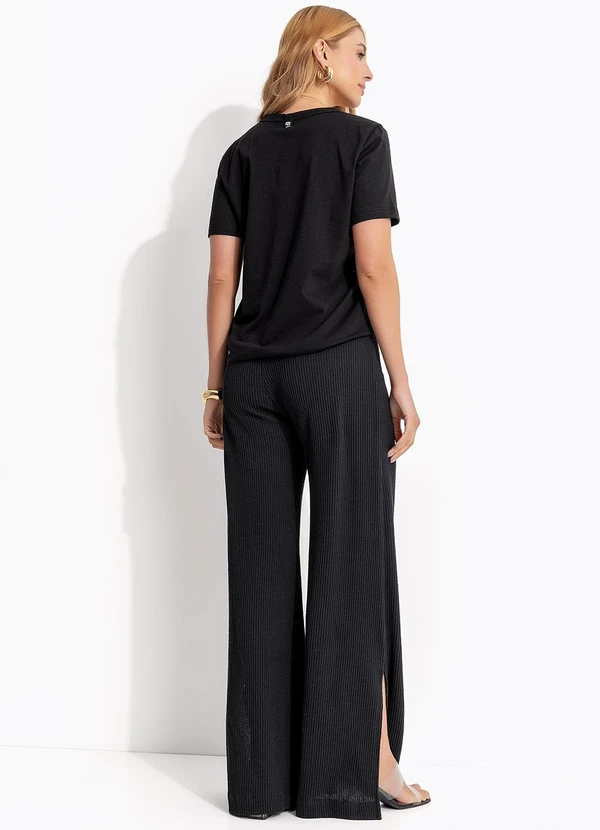 Colcci - Camiseta em Malha Preto 5