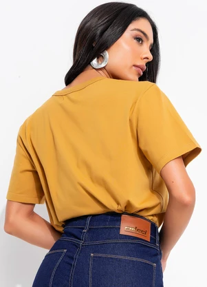 Colcci - Camiseta Estampada e Bordada Marrom - COLCCI