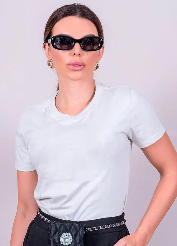 Hiatto Confecção - Camiseta Feminina Manga Curta Branca Cinza
