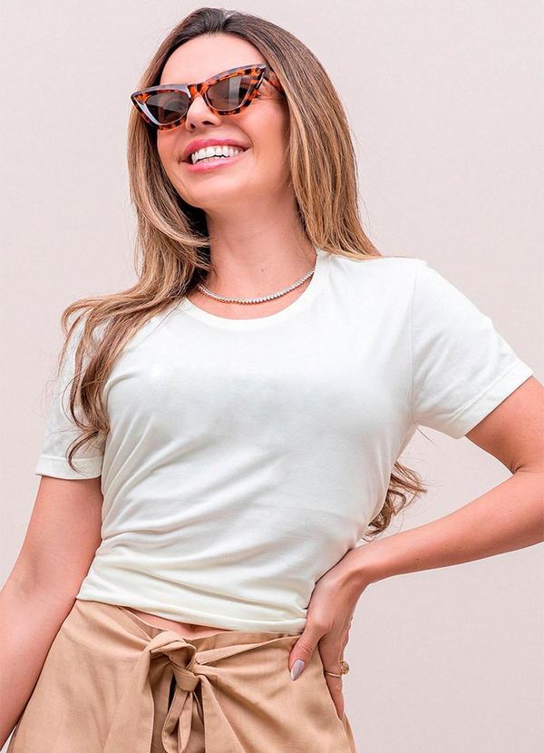 Hiatto Confecção - Camiseta Feminina Manga Curta Branca Off White