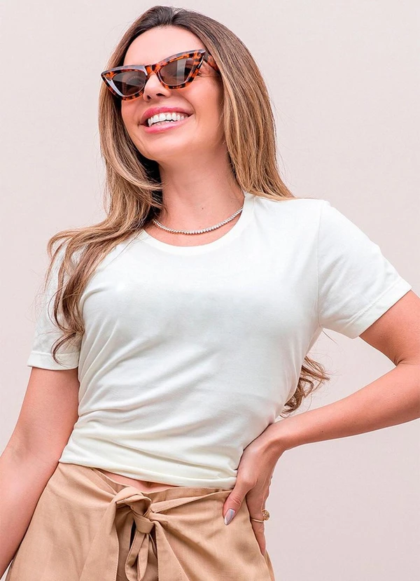 Hiatto Confecção - Camiseta Feminina Manga Curta Branca Off White