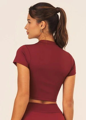 Vouq - Cropped Fit-Tech Goes com Manga Marsala - VOUQ