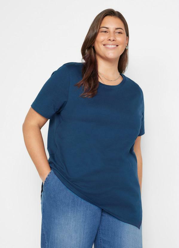 Outlet - T-Shirt Assimétrica Manga Curta Azul Marinho 3