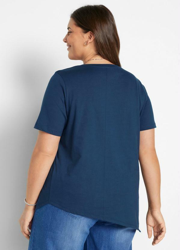 Outlet - T-Shirt Assimétrica Manga Curta Azul Marinho 4