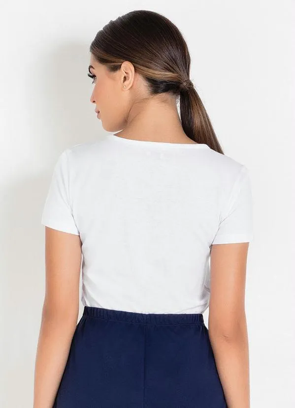 Rosalie - T-Shirt com Estampa Frontal e Decote V Branca 2