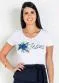 Rosalie - T-Shirt com Estampa Frontal e Decote V Branca - variação: Branca