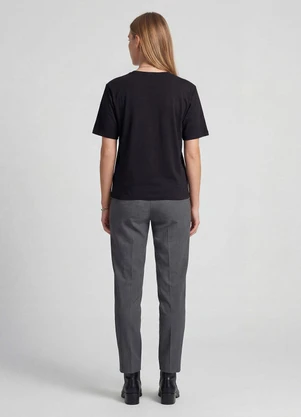 Infinita Cor - T-Shirt Cropped Feminina com Estampa Preto - INFINITA COR