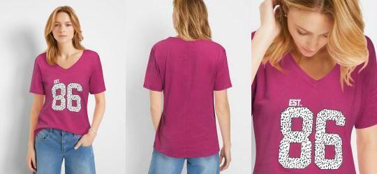 T-Shirt Decote V com Estampa Pink