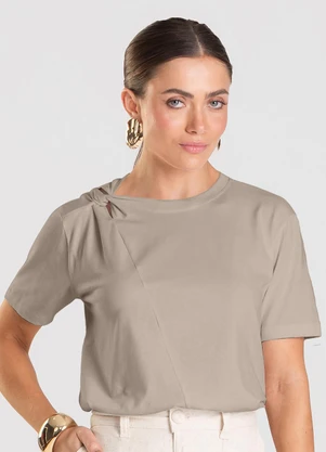 Dianna - T- Shirt Feminina com Detalhe em Nó Bege - DIANNA