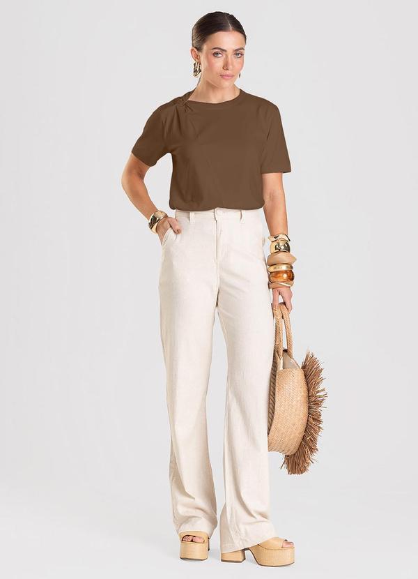 Dianna - T- Shirt Feminina com Detalhe em Nó Marrom 3