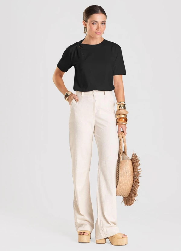 Dianna - T- Shirt Feminina com Detalhe em Nó Preto 2