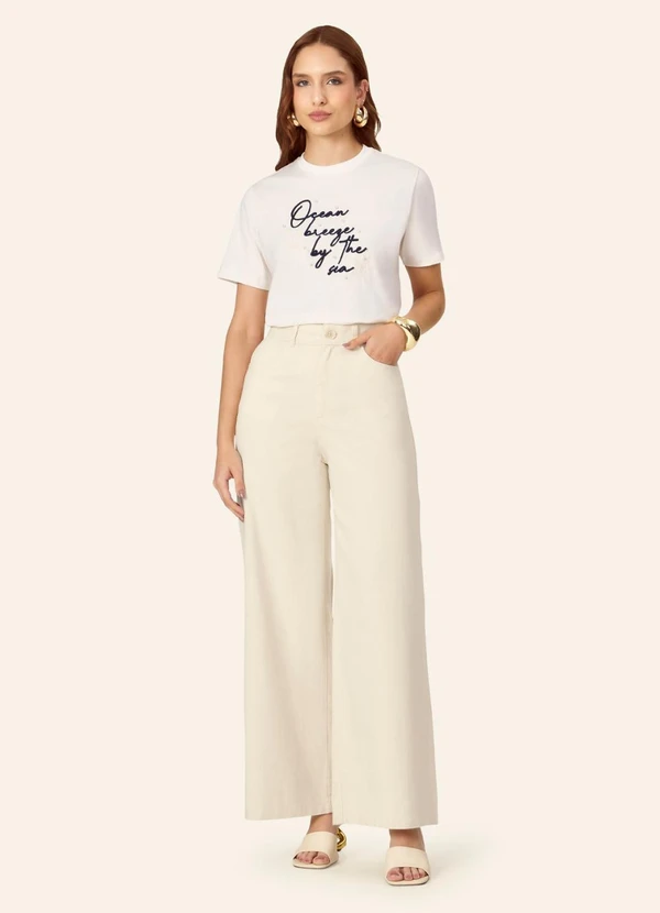 Endless - T-Shirt Feminina com Rebite e Bordado Bege