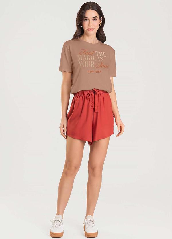 Dianna - T-Shirt Feminina Manga Curta Marrom 3