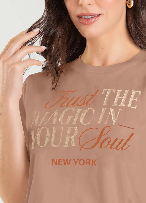 Dianna - T-Shirt Feminina Manga Curta Marrom 6