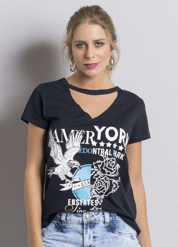 Outlet - T-Shirt Preta com Detalhe Vazado no Decote