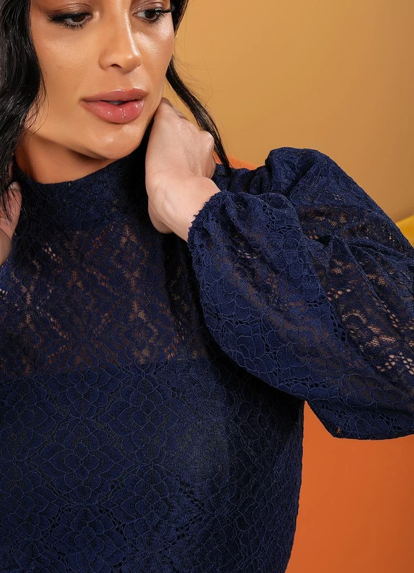 Quintess - Blusa Azul Marinho em Renda 5