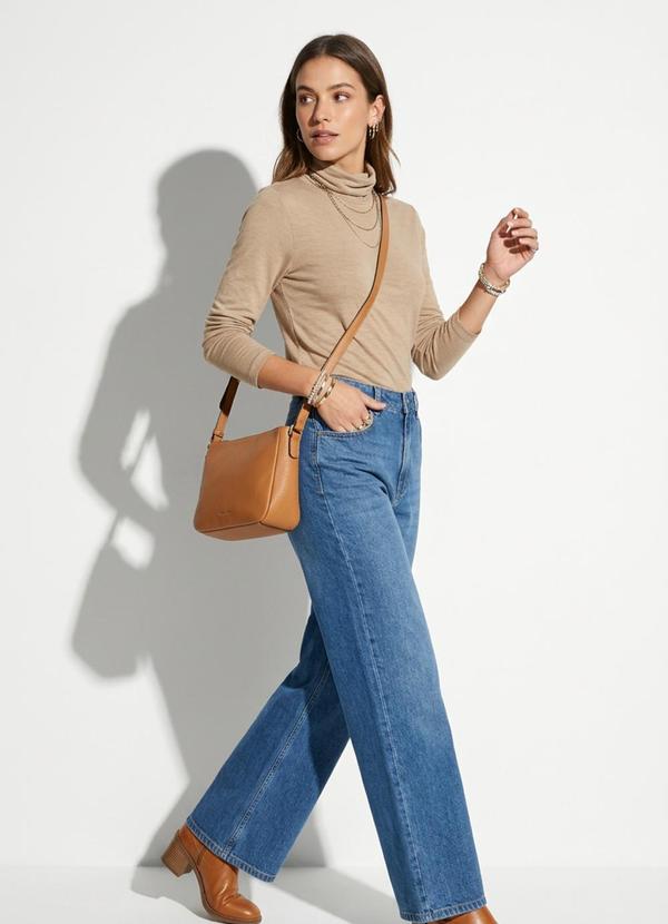 Bimini - Blusa Bege em Malha de Viscose 5