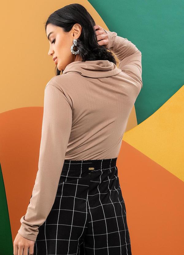Quintess - Blusa Bege em Poliviscose Texturizada 3