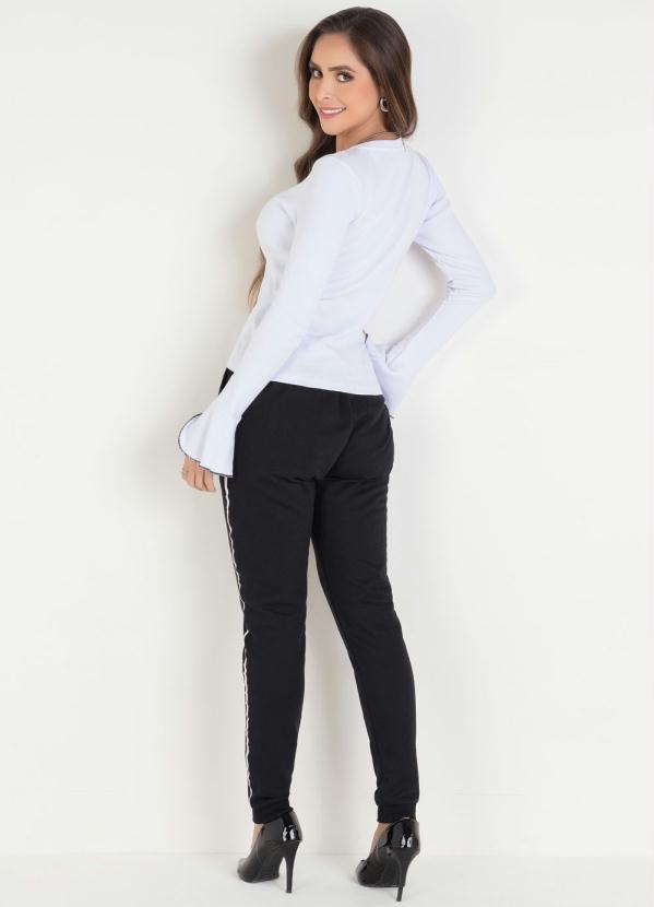Outlet - Blusa Branca com Mangas Flare e Decote Redondo 4