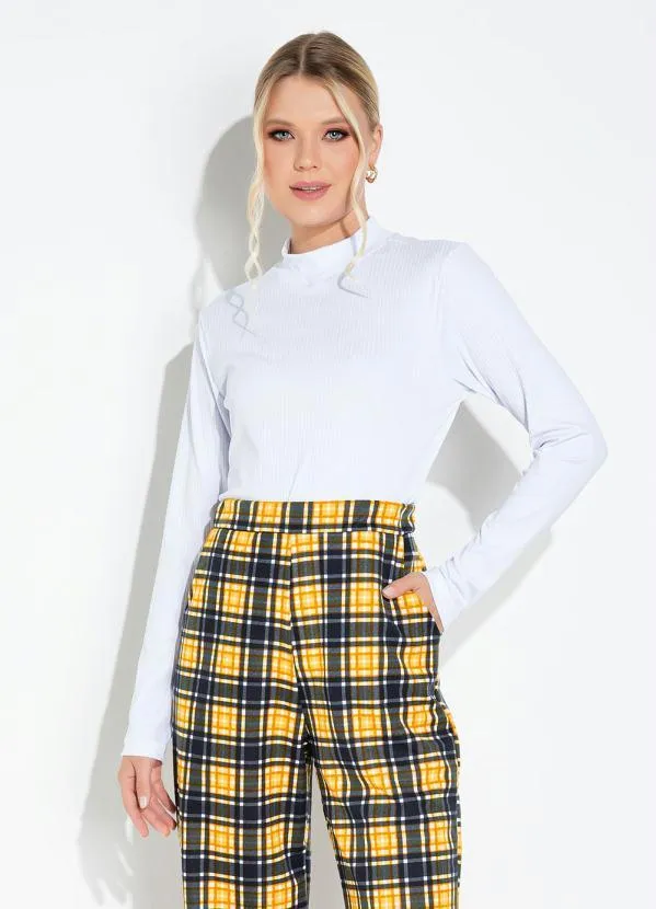 Moda Pop - Blusa Branca com Mangas Longas e Gola Rolê