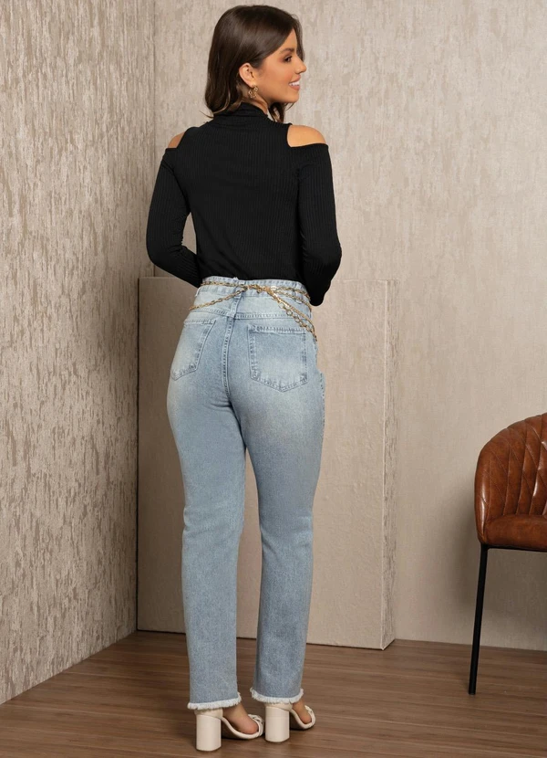 Quintess - Blusa Canelada Preto com Ombros Vazados 8