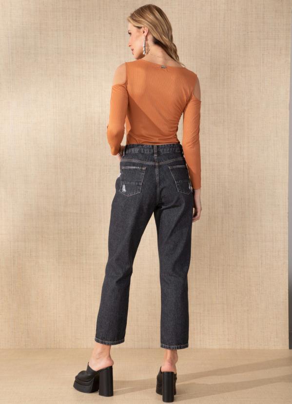 Quintess - Blusa Caramelo com Recortes nos Ombros 4