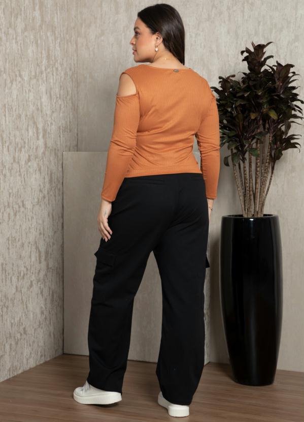 Quintess - Blusa Caramelo com Recortes nos Ombros 9