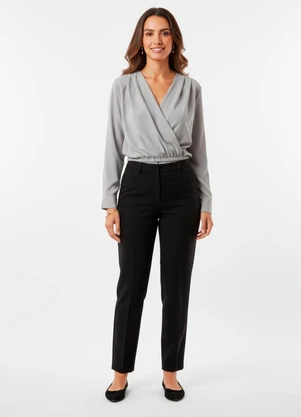 Quintess - Blusa Cinza em Crepe Plano - QUINTESS