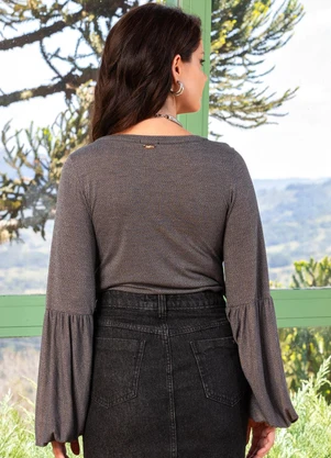 Quintess - Blusa Cinza Escura em Malha Crepe - QUINTESS