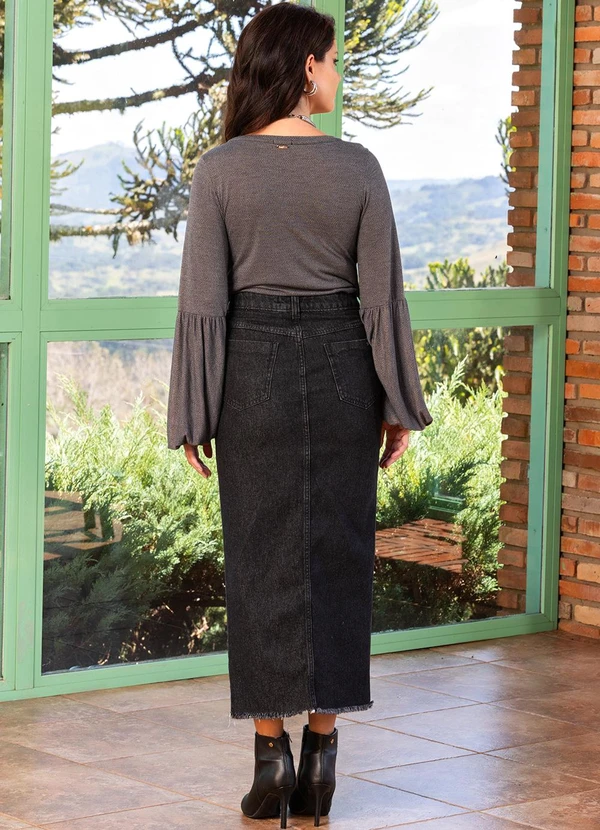 Quintess - Blusa Cinza Escura em Malha Crepe 4